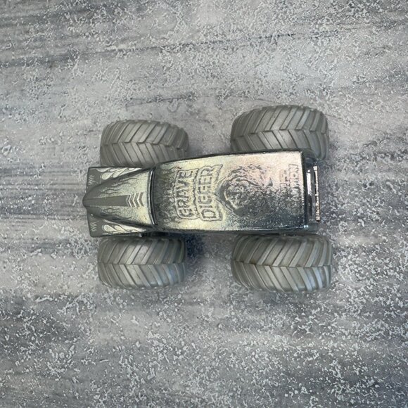 Hot Wheels Silver Grave Digger 2017 Collection Monster Jam 25th Anniversary - Picture 5 of 6